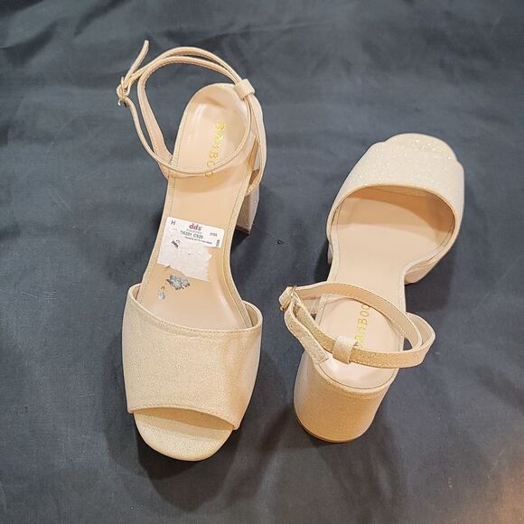 BRAND NEW BAMBOO BLOCK-HEEL ADJUSTABLE BUCKLE CLOSURE OPEN-TOE SANDAL - Picture 4 of 15